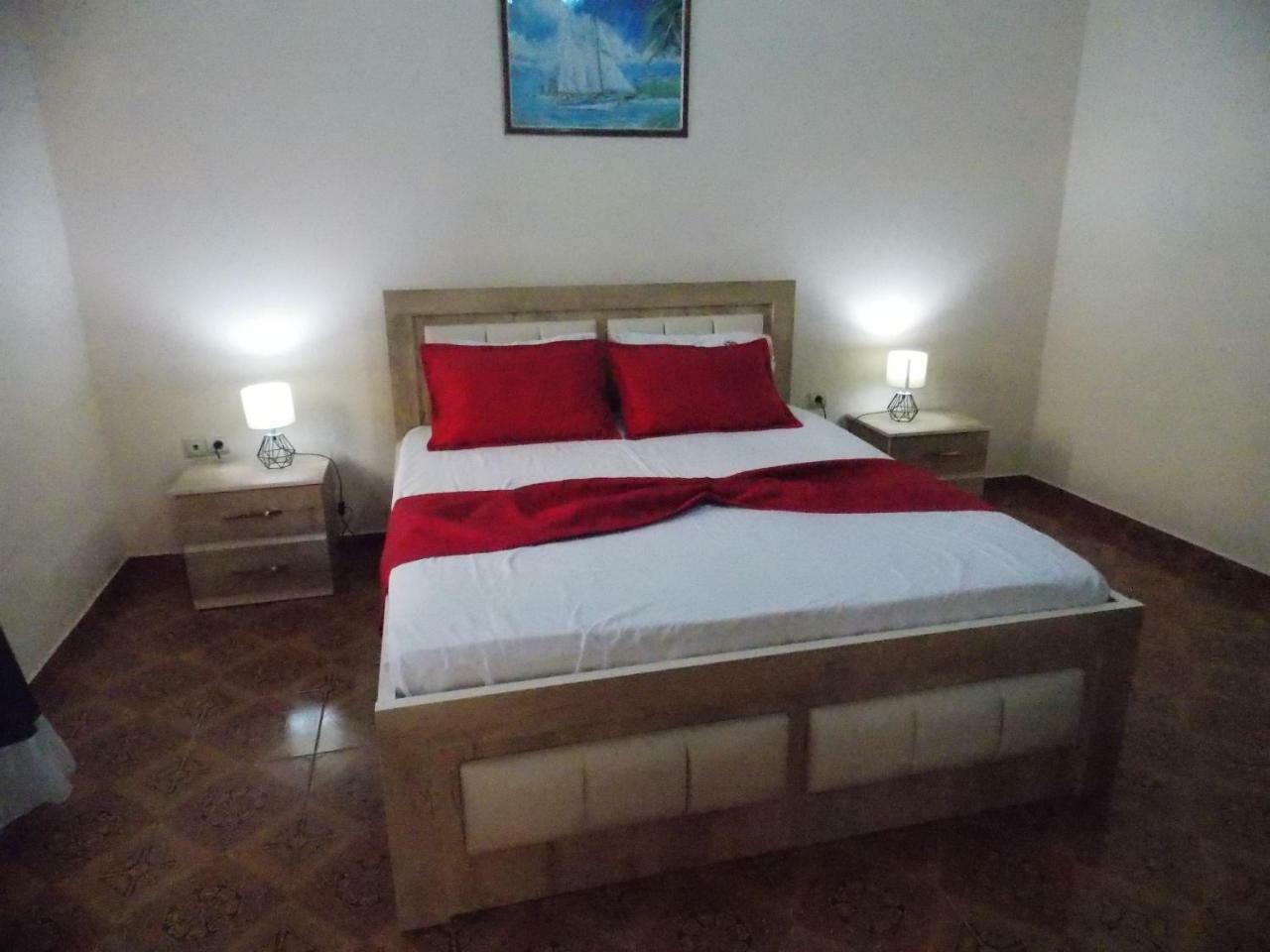 Apartment Dejvi Sarandë Exteriör bild