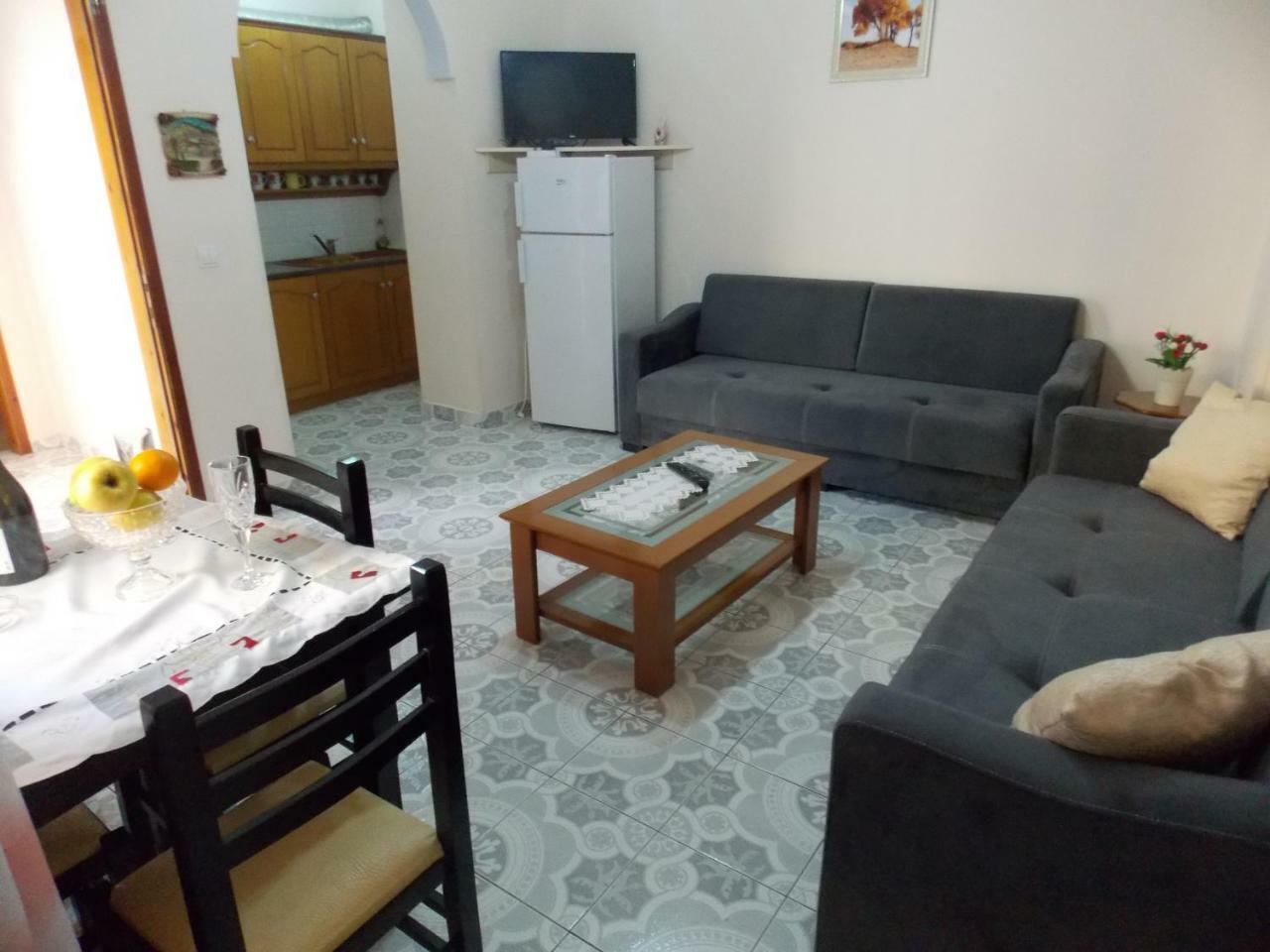 Apartment Dejvi Sarandë Exteriör bild