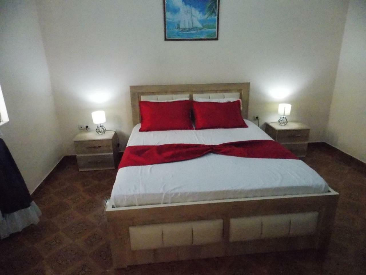 Apartment Dejvi Sarandë Exteriör bild