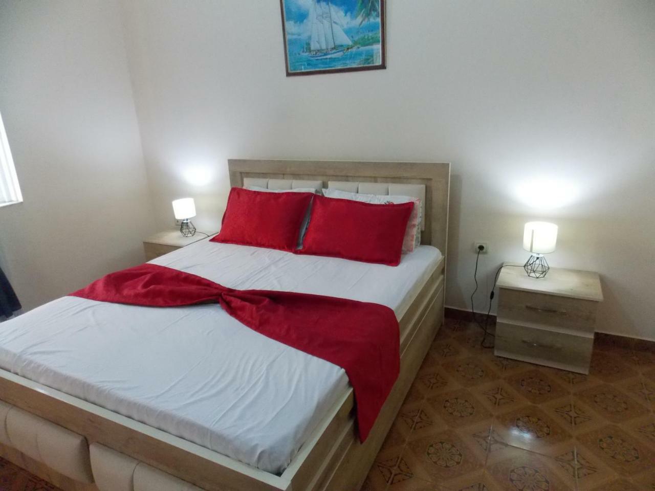 Apartment Dejvi Sarandë Exteriör bild