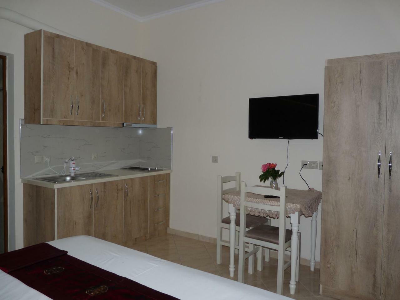 Apartment Dejvi Sarandë Exteriör bild