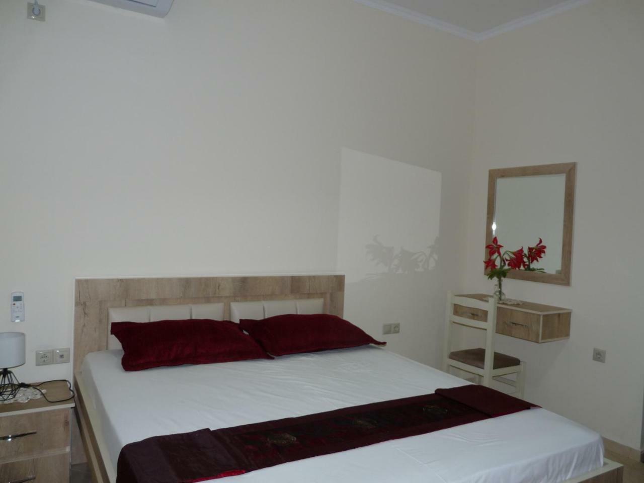 Apartment Dejvi Sarandë Exteriör bild