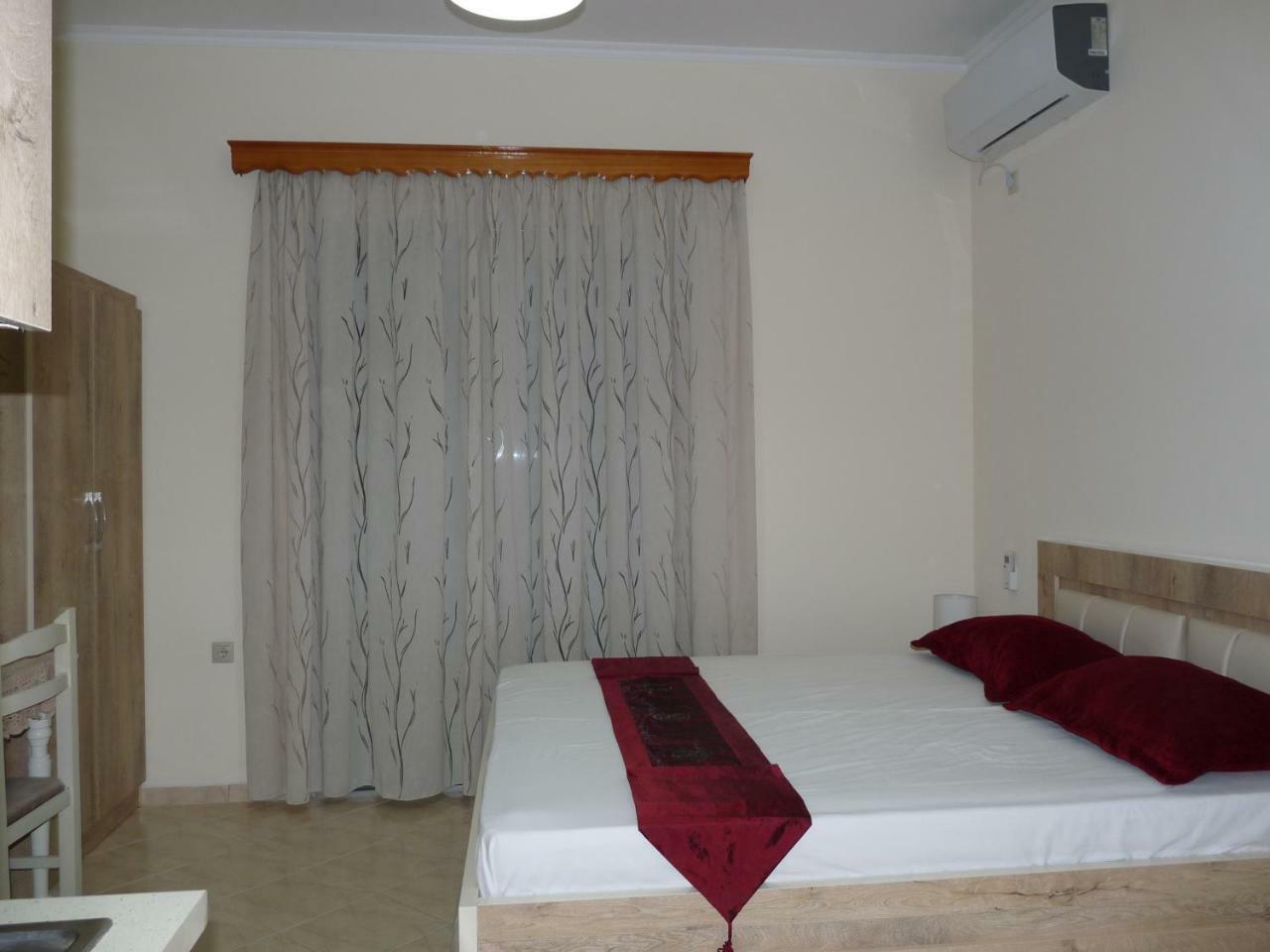 Apartment Dejvi Sarandë Exteriör bild
